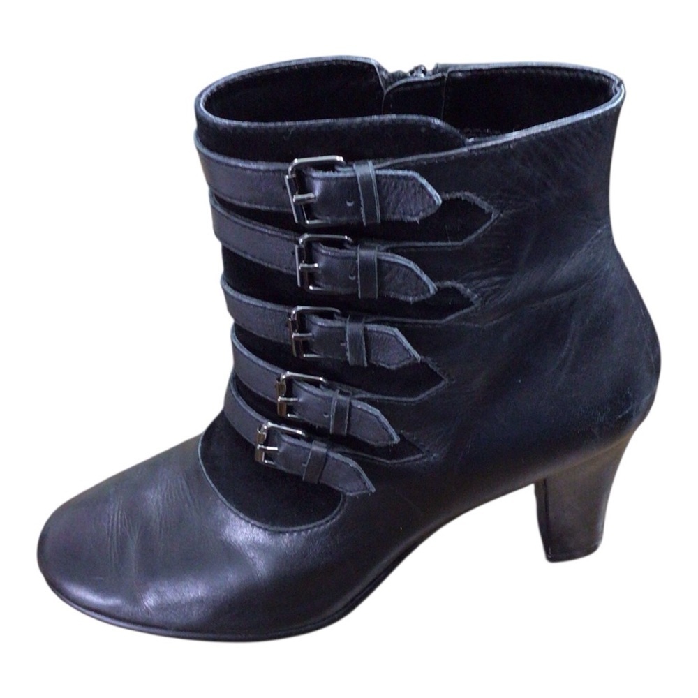 AEROSOLES Black Heeled Boots with Buckle Straps size 8